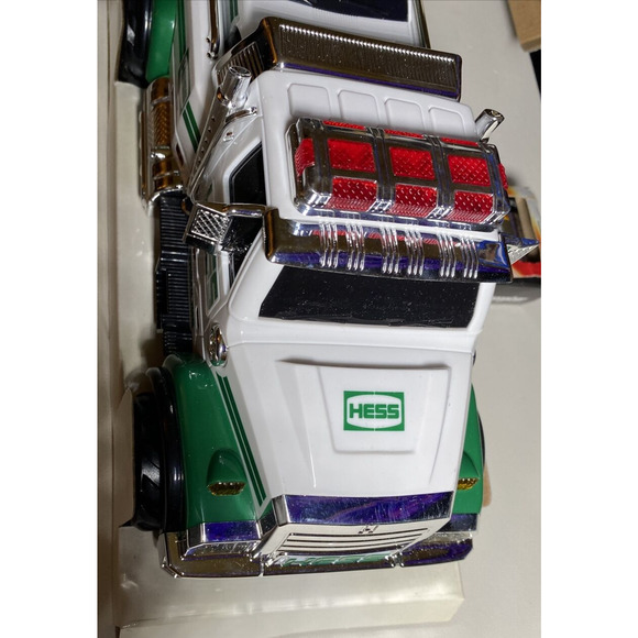 Hess 2011 White and Green Toy Truck & Pull Back Race Car Lights Sounds Ramp - Picture 11 of 14